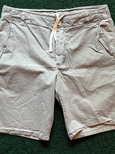 lot 186 image: Standard James Perse Shorts