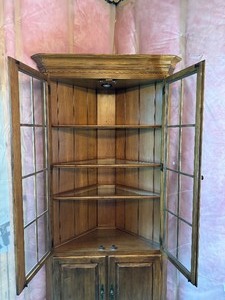 lot 165 image: Vintage Corner Display Cabinet