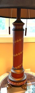 lot 62 image: Lovely Table Lamp