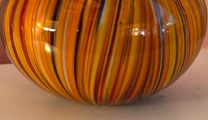 lot 112 image: Amazing Art Glass Vase
