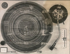 lot 114 image: Wooden Turntable Wall Decor