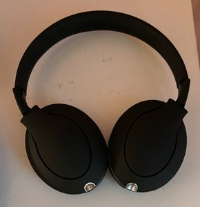 lot 55A image: Pair of New Double Zero High Definition Headphones in black