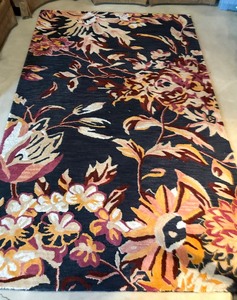 lot 11 image: Beautiful Rug by Grandinroad