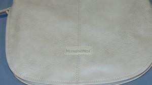 lot 98 image: Tote Bag