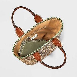 lot 99 image: 4 Pack Handbags