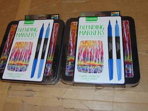 lot 24 image: 2 Pack Crayola  Blending Markers