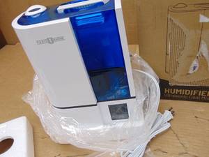 lot 30 image: Cool Mist Humidifiers