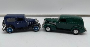 Scale Diecast Cars 1932 Chevy Standard Coach and 1939 Chevy Sedan Delivery 132 Scale