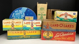 Land O Lakes Turkey Box with contents Wood Cheese Box