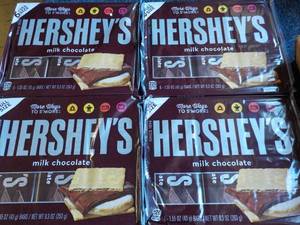 lot 12 image: 4 x 6 packs Hersheys Full Size Candy Bars