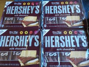 lot 14 image: 4 x 6 packs Hersheys Full Size Candy Bars