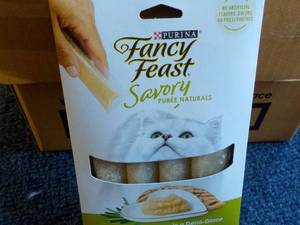 lot 16 image: 30 x 4 packs Natural Chicken in a Demi Glaze Purina Fancy Feast Savory Cat Treats retail $3 each