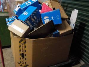 lot 95 image: Pallet Lot of Seasonal, New Overstocks and food