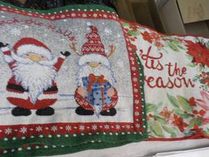 lot 199 image: 4 pc Xmas New Placemat Set...