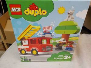 lot 208 image: New LEGO Duplo 21 pcs...