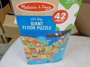 lot 216 image: Melissa and Doug USA Map Giant Floor Puzzle
