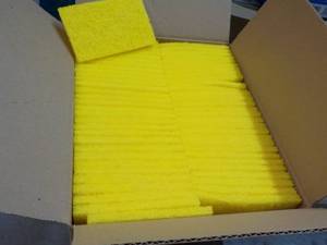 lot 236 image: 60 x 3 x 5 3M Yellow Cleaning Pad...