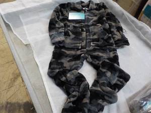 lot 250 image: Alexander Del Rossa Toddler Footed PJs size 3T