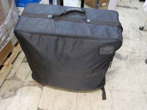lot 263 image: New Suitcase set on Wheels Zipper on Large Case needs repair