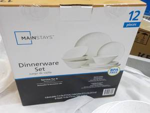 lot 268 image: Mainstays 12 pc Dinnerware Set- Juego De Vajilla