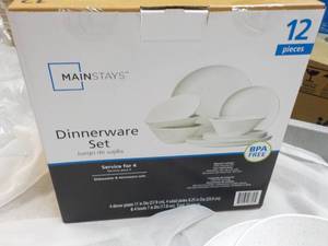 lot 269 image: Mainstays 12 pc Dinnerware Set- Juego De Vajilla