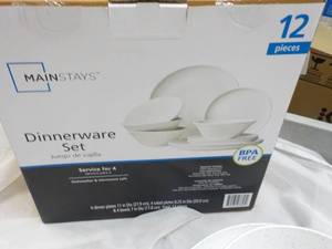 lot 270 image: Mainstays 12 pc Dinnerware Set- Juego De Vajilla