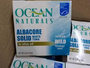 lot 283 image: 12 x 6 oz Cans Ocean Naturals Albacore Solid White Tune best date 042025