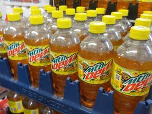 lot 286 image: 24 Pack Mountain Dew Baja Laguna Lemonade
