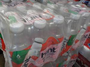 lot 298 image: 24 pack Hint Water Infused with Watermelon Essence