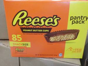lot 304 image: 85 ct Reeses Snack Size Peanut Butter Cups
