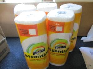 lot 119 image: Bounty Paper Towel Rolls, total 5...