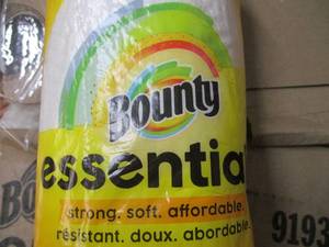 lot 131 image: Bounty Paper Towel rolls, total 30...
