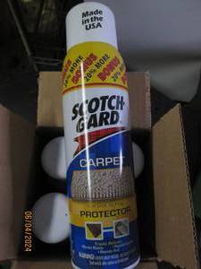 lot 4 image: A case of four 17oz Scotch gard carpet and rug protecter