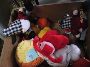 lot 41 image: box of stuffed animals and framees...