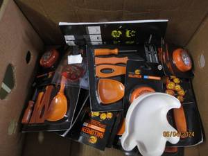 lot 42 image: box of halloween items...