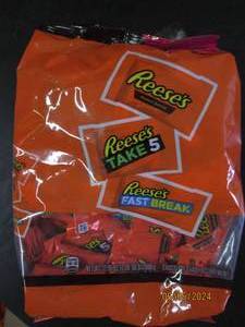 lot 108 image: 32.06 oz bag of reeses assorted candy best buy date of 112023