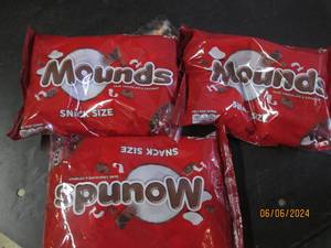 lot 123 image: 3 bags pf mounds snack bars 11.03 bags best buy date of 42024