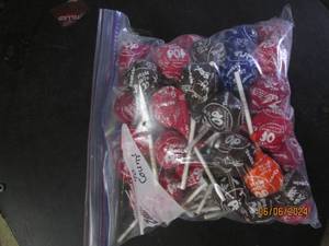 lot 154 image: bag of 90 tootsie pop suckers...