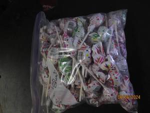 lot 156 image: 100 blow pop suckers...