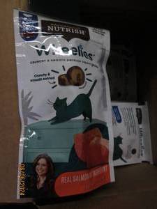 lot 160 image: case of 122.2oz bags of rachel ray nutrish wheelies