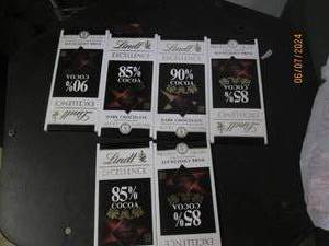 lot 189 image: 6 lindt dark chocolate candy bars best buy date of 62024