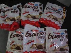lot 209 image: 6 3.8 oz bags of kinder bueno minis best buy date of 62024