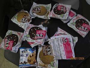 lot 217 image: 12 cookies august 2024...