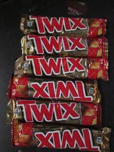 lot 229 image: 6 twix candy bars 3.02 oz per bar besst buy date of 42024