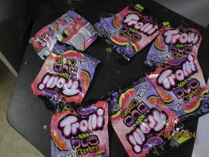 lot 238 image: 74.25 oz bags of trolli sour duo crawlers best buy date of 22024