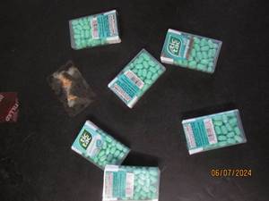 lot 248 image: 61oz canisters of tic tacs wintergreen