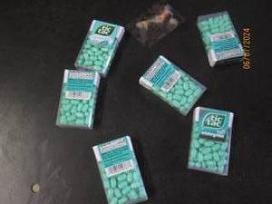 lot 249 image: 61oz canisters of tic tacs wintergreen