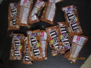 lot 256 image: 121.41 oz bags of carmel cold brew m&ampms best buy date of 12024