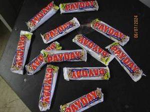 lot 266 image: 12payday candy bars best buy date of 22024