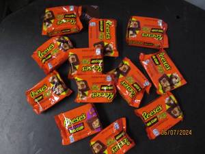 lot 271 image: varity of reeses candy big cups past best buy date